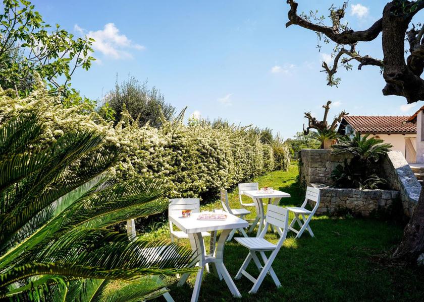 Puglia Castellana Grotte garden