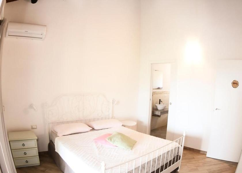 Sardinia Castiadas Double Room with Private Bathroom