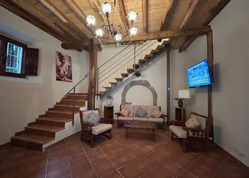 shared lounge/tv area