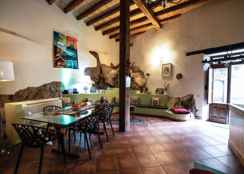 shared lounge/tv area