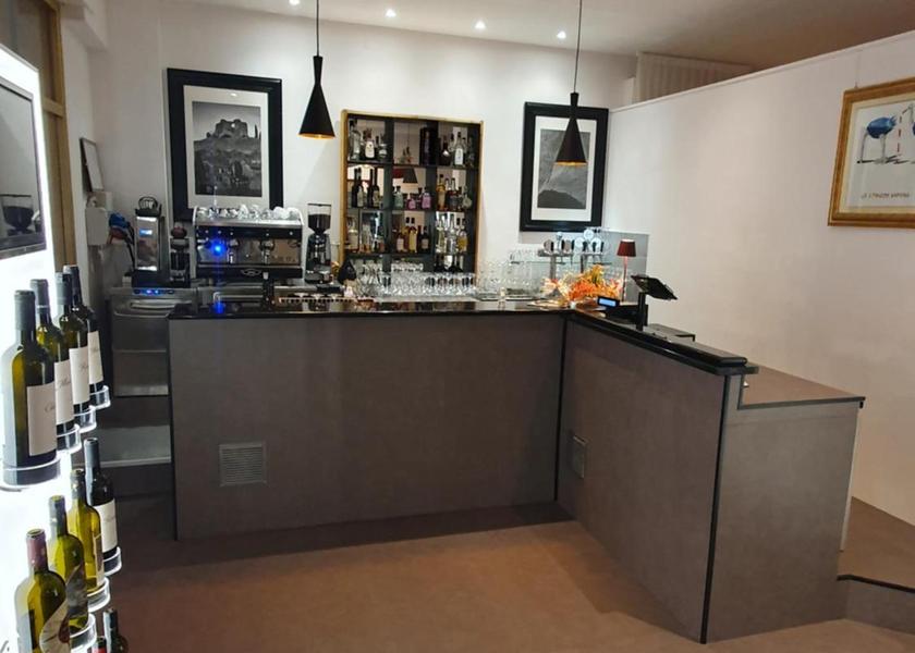 bar/lounge