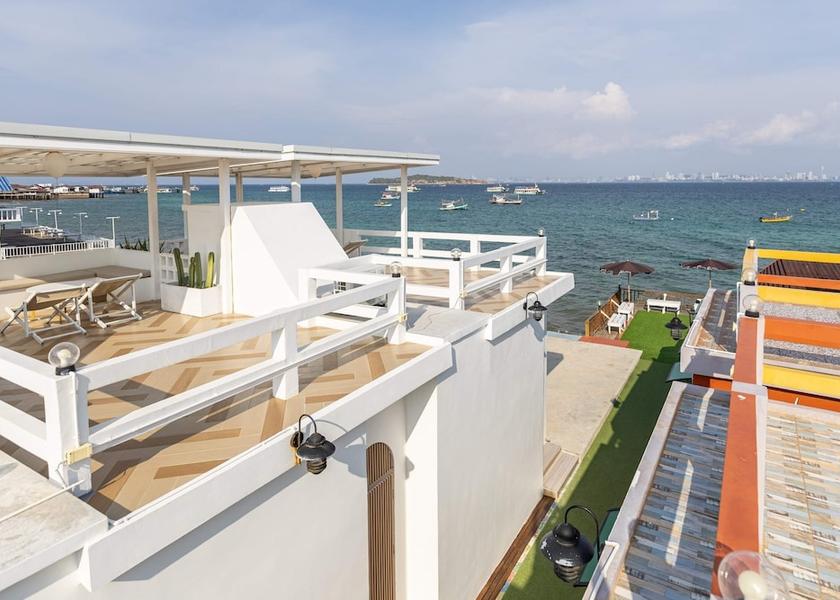 Chonburi Province Koh Lan Balcony view