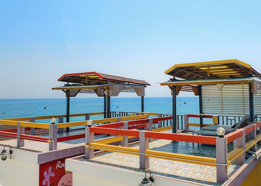 Chonburi Province Koh Lan Exterior