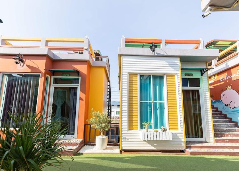 Chonburi Province Koh Lan Exterior