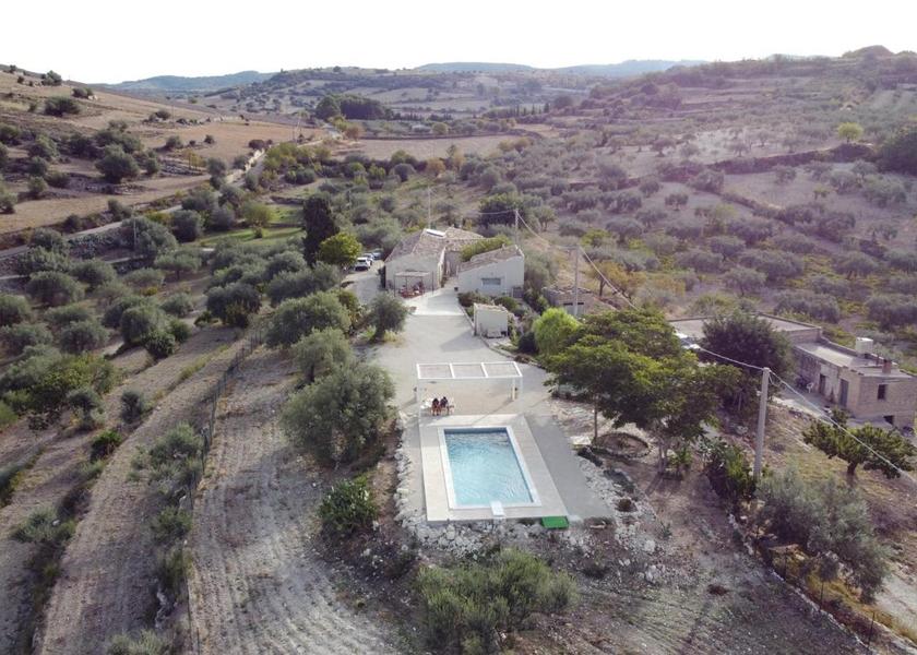 Sicily Chiaramonte Gulfi garden