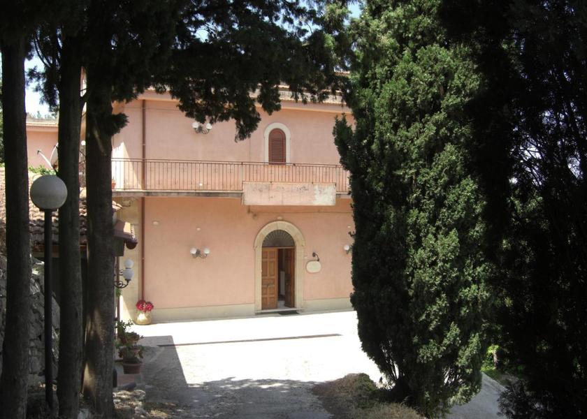 Sicily Chiaramonte Gulfi entrance
