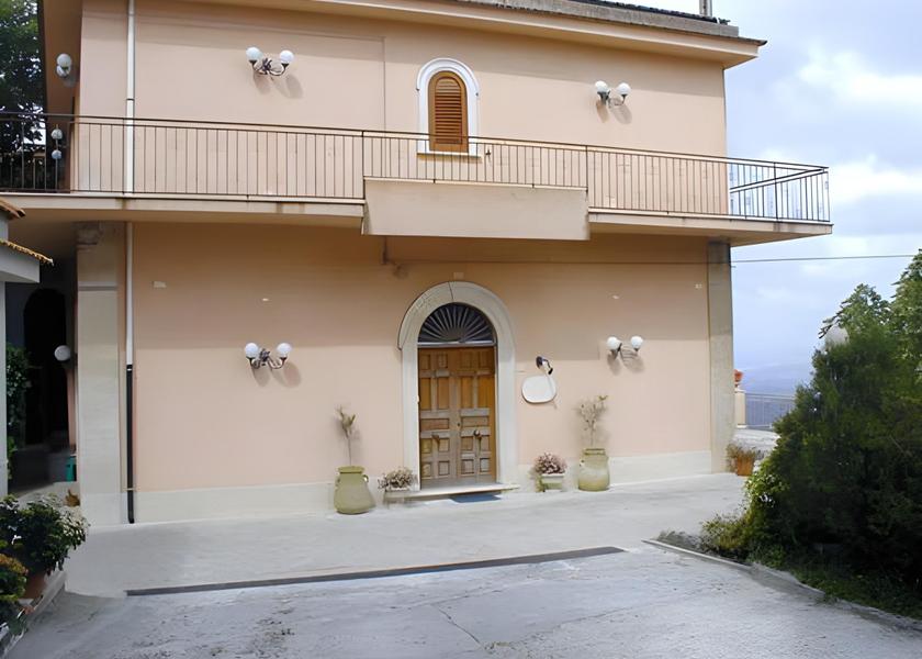 Sicily Chiaramonte Gulfi exterior view