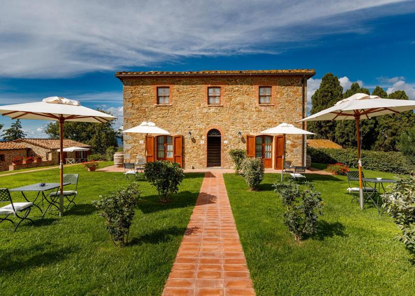 Tuscany Cinigiano Hotel Exterior