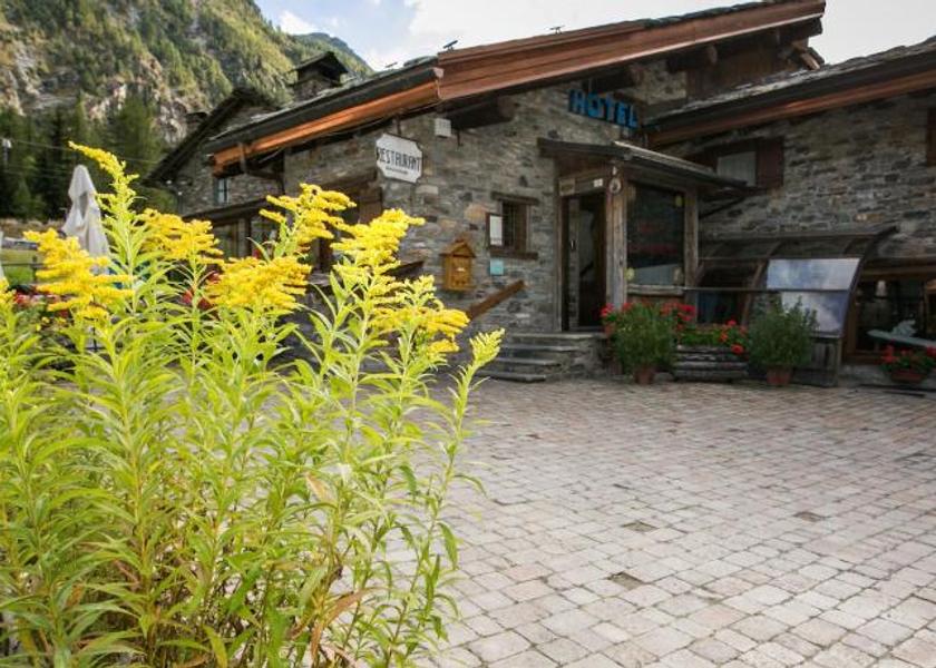 Valle d'Aosta Cogne Entrance