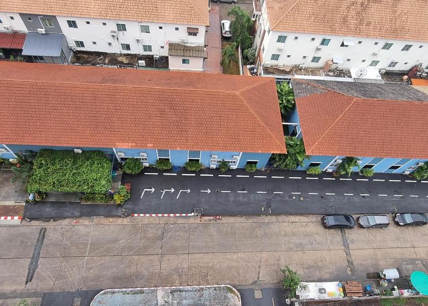  Lam Luk Ka exterior view