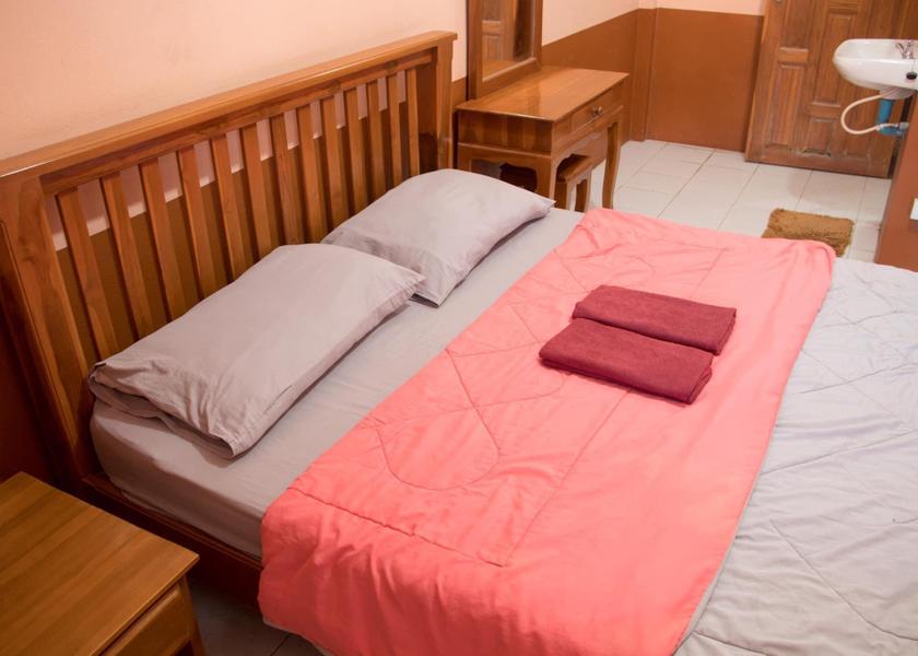 Phrae Phrae Standard Queen Room Non-Smoking