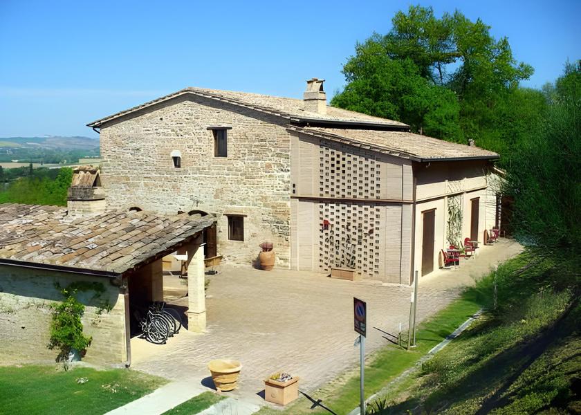 Umbria Deruta exterior view