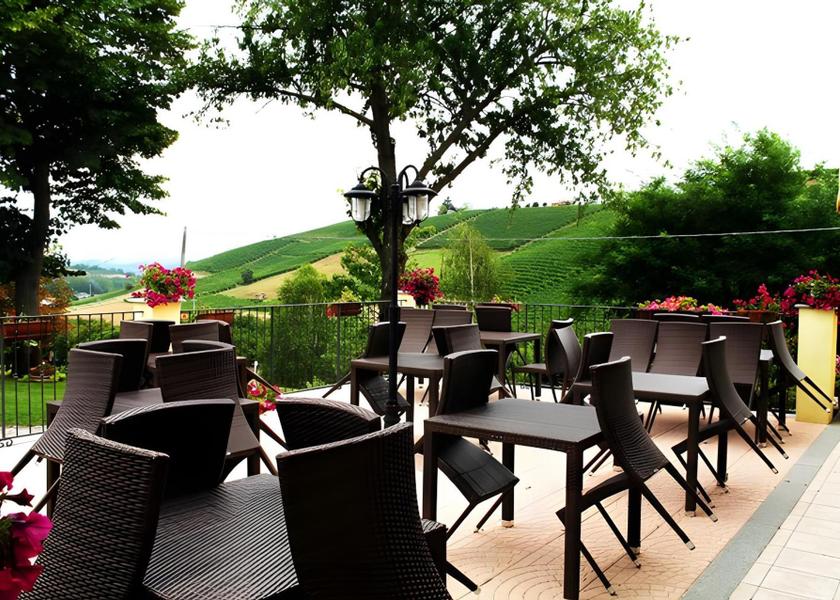 Piedmont Dogliani balcony/terrace