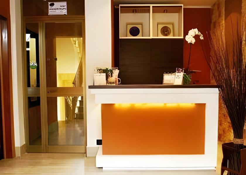 Marche Falconara Marittima reception