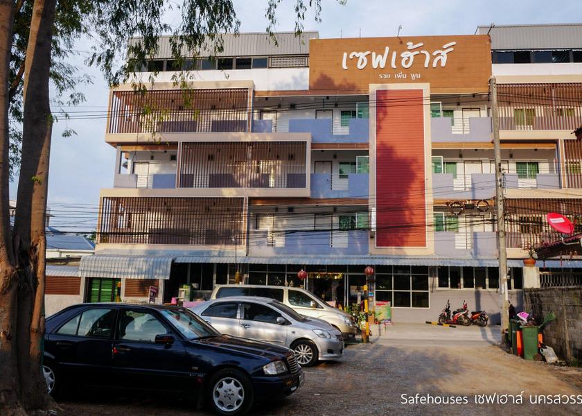Nakhon Sawan Province Nakhon Sawan Parking lot
