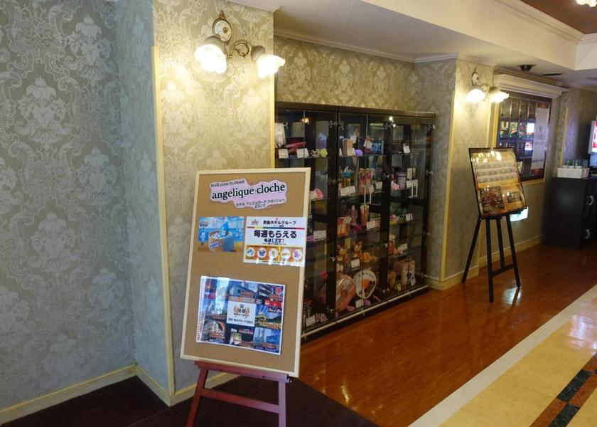 shared lounge/tv area