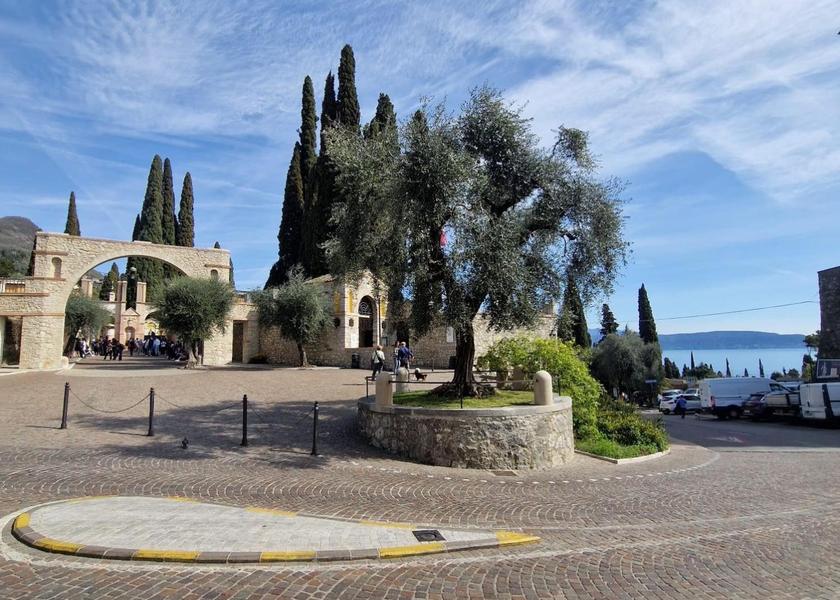 Lombardy Gardone Riviera 