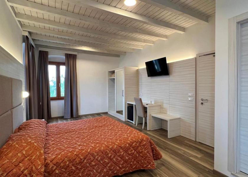 Lombardy Gargnano Queen Room with Lake View
