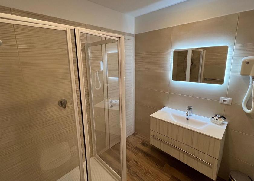 Lombardy Gargnano Queen Room with Lake View