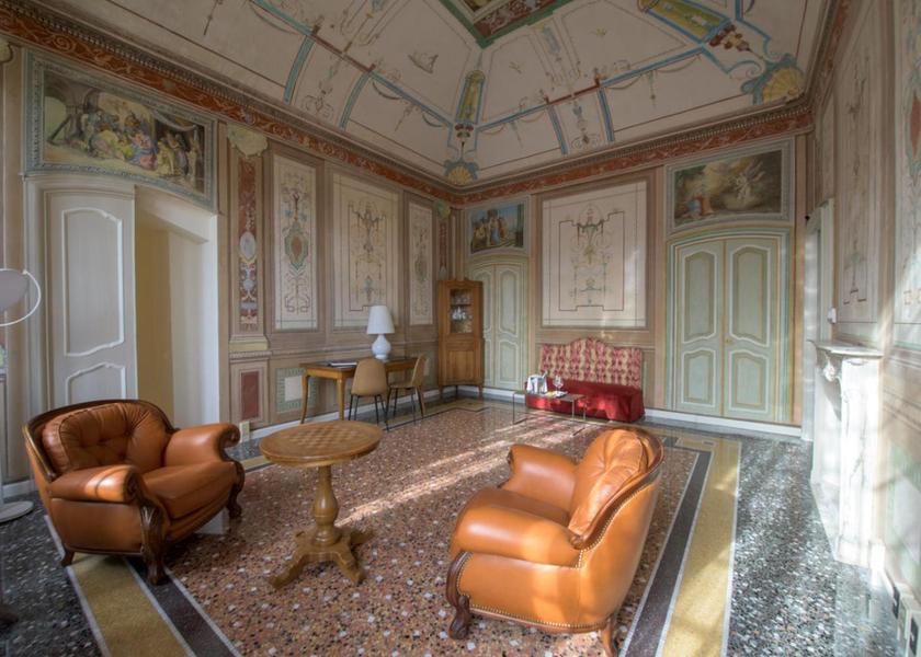 shared lounge/tv area