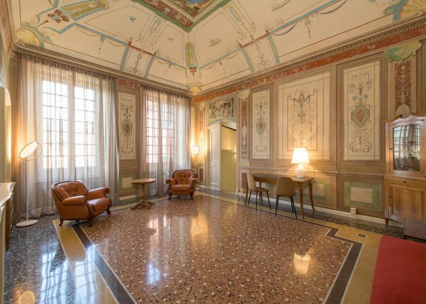 shared lounge/tv area