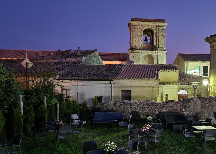 Calabria Gerace garden