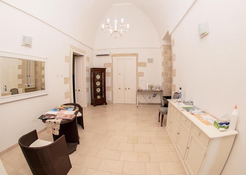 shared lounge/tv area