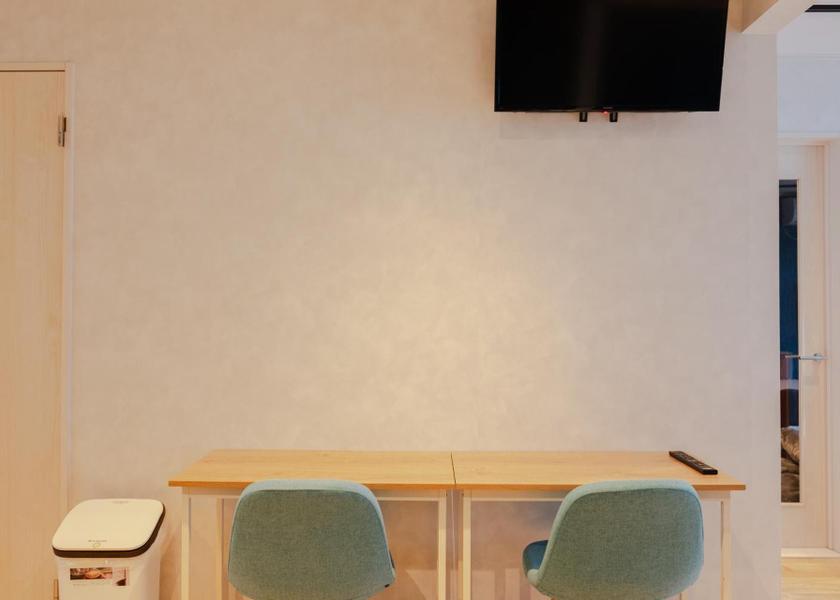 shared lounge/tv area