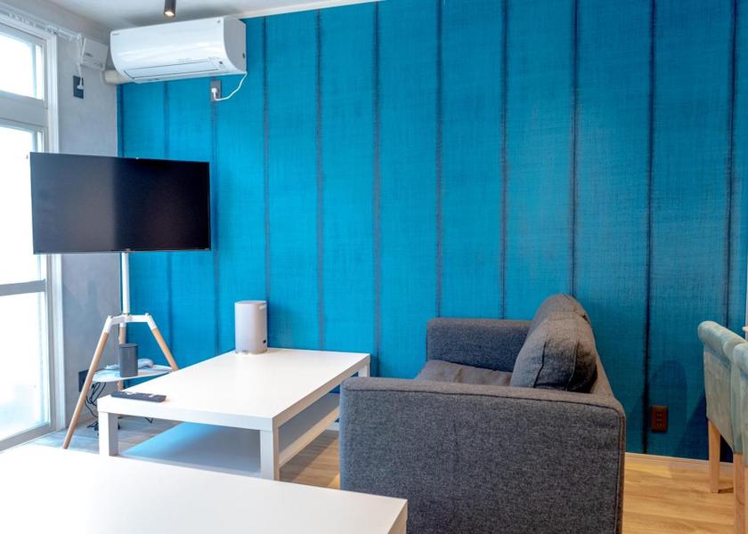 shared lounge/tv area