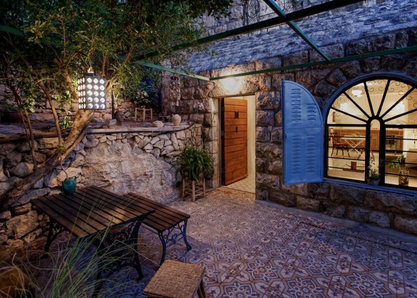  Jerusalem balcony/terrace