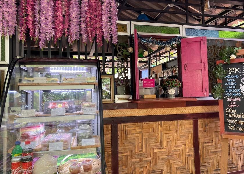 Phuket Province Choeng Thale Breakfast area