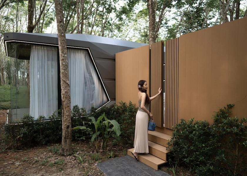 Phuket Province Si Sunthon Front of property