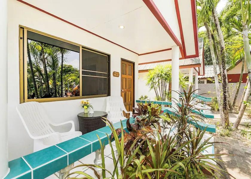 Phuket Province Choeng Thale Terrace/patio