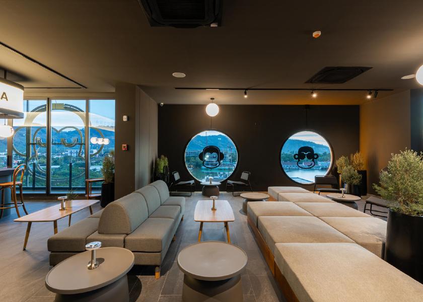 Phuket Province Choeng Thale business center