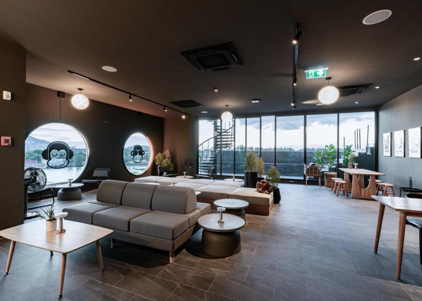 Phuket Province Choeng Thale bar/lounge