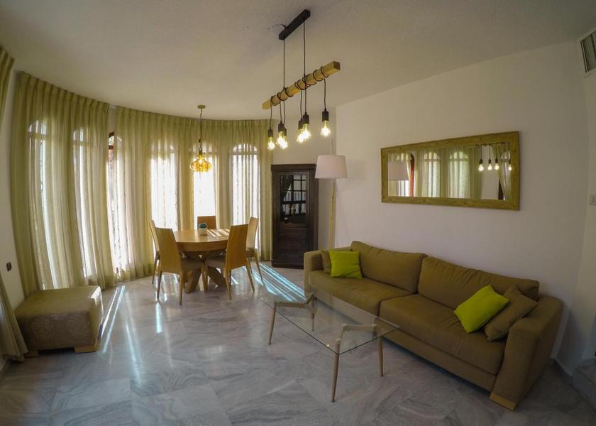 Southern Eilat shared lounge/tv area