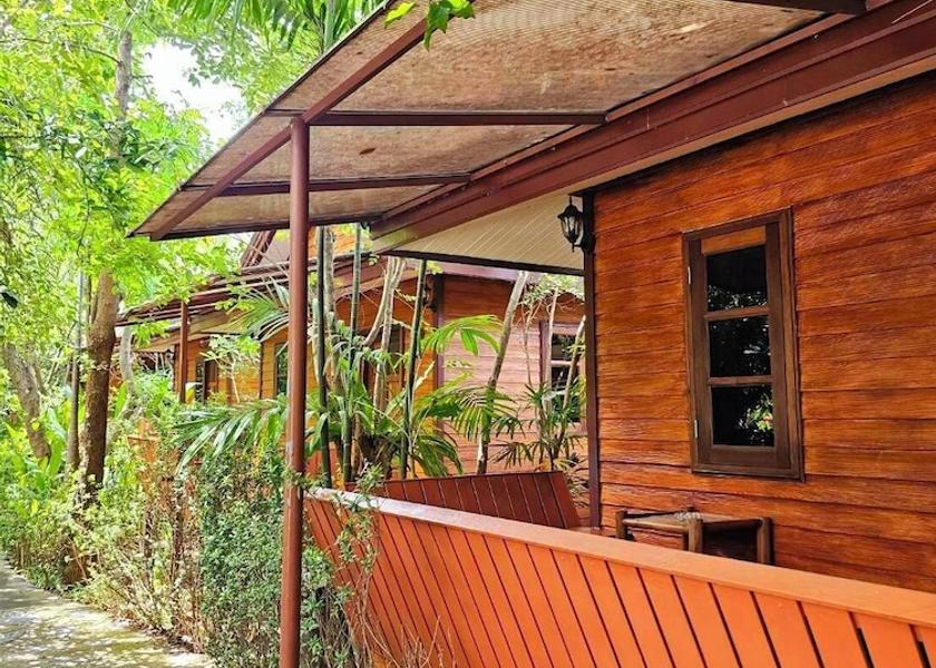 Phuket Province Chalong Room