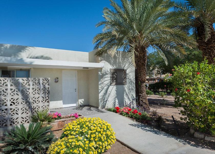  Eilat Hotel Exterior