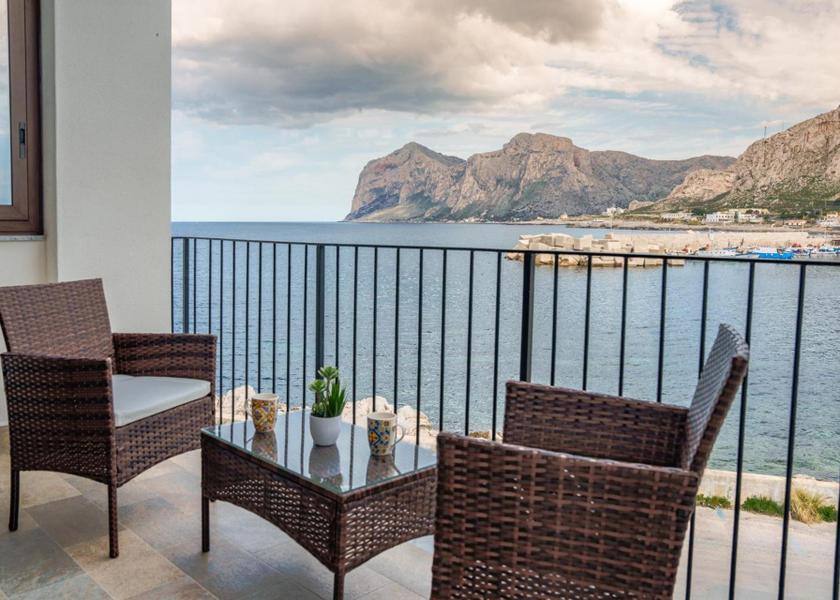 Sicily Isola delle Femmine Food & Dining