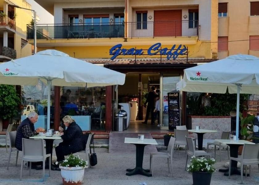 Sicily Isola delle Femmine bar/lounge