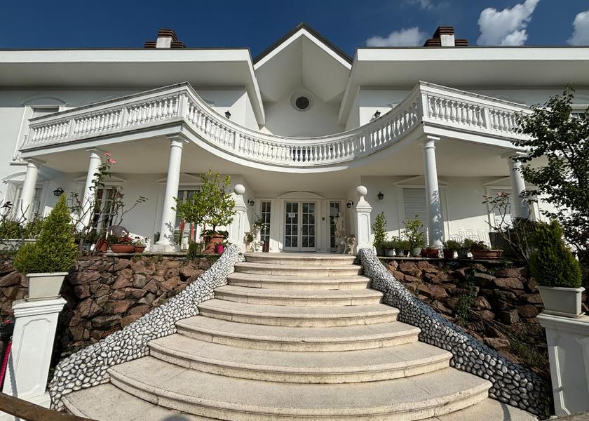 Lombardy Lainate Hotel Exterior