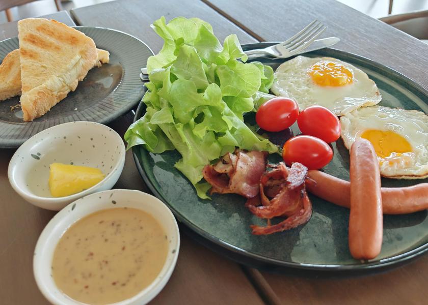 Kanchanaburi Province Sai Yok food and beverages