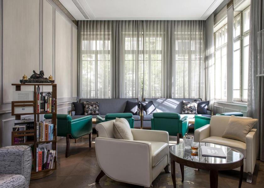  Tel Aviv shared lounge/tv area