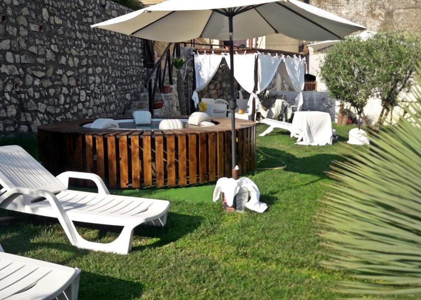 Campania Lettere hot tub