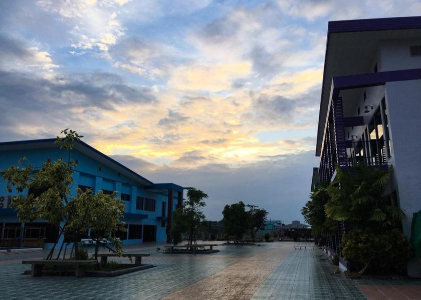 Nakhon Pathom nakhon pathom exterior view