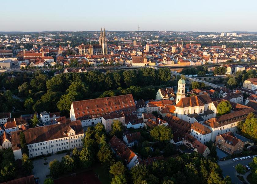 Bavaria Regensburg facilities