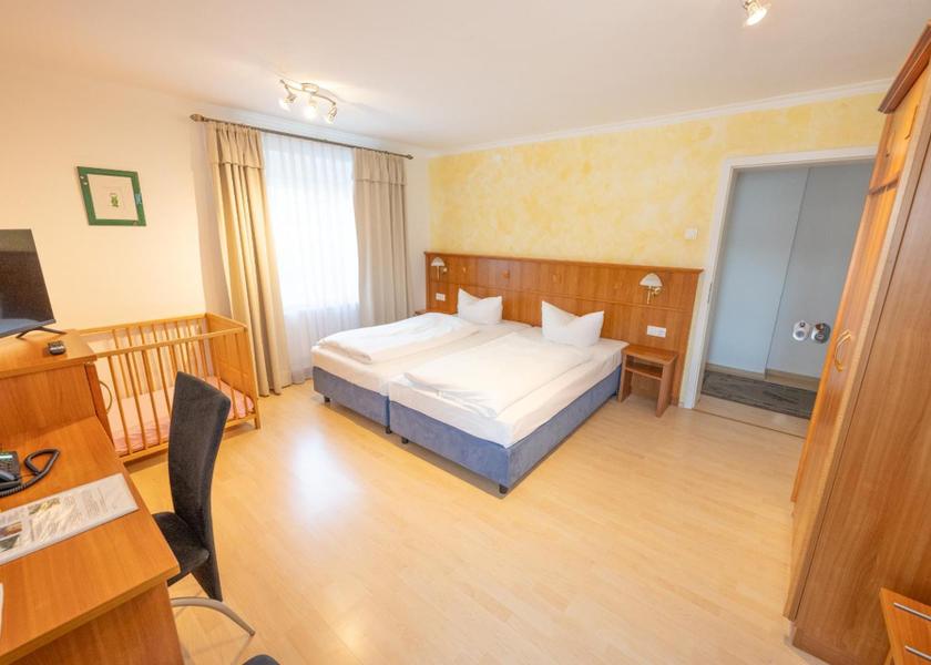Bavaria Regensburg Apartment (4 Adults)