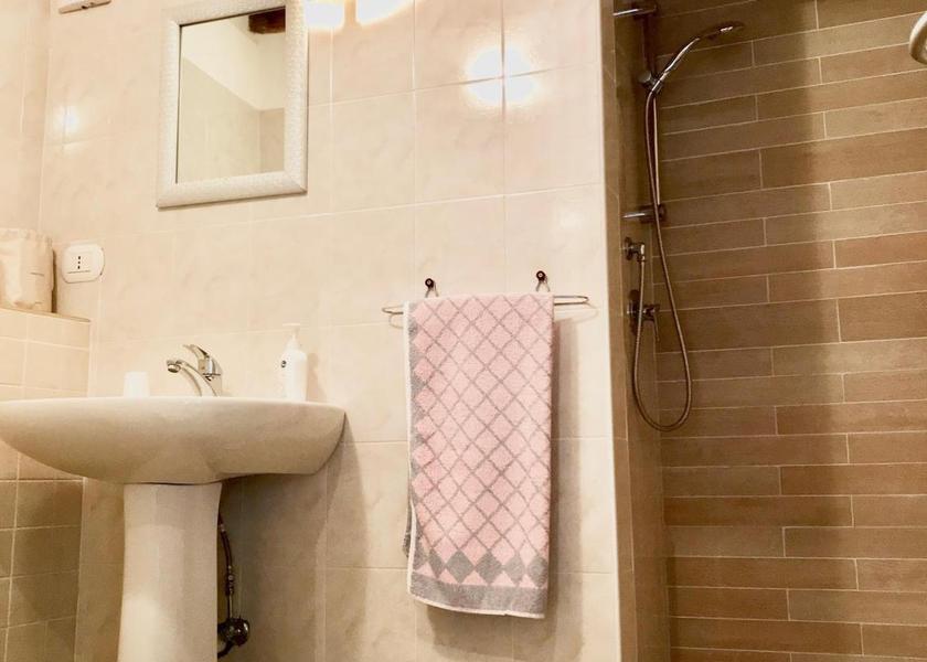 Lombardy Lezzeno Small Double Room