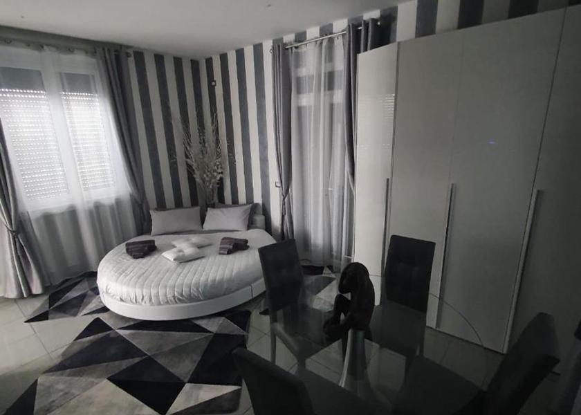 Lombardy Limbiate King Room with Balcony