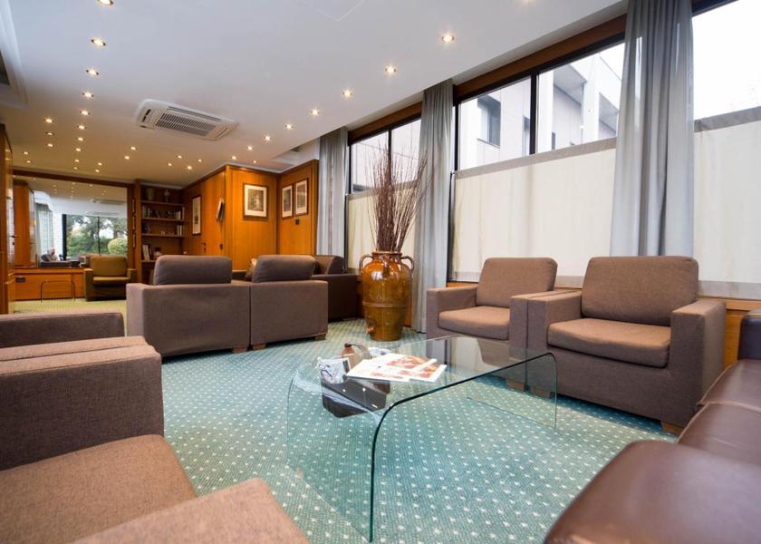 shared lounge/tv area